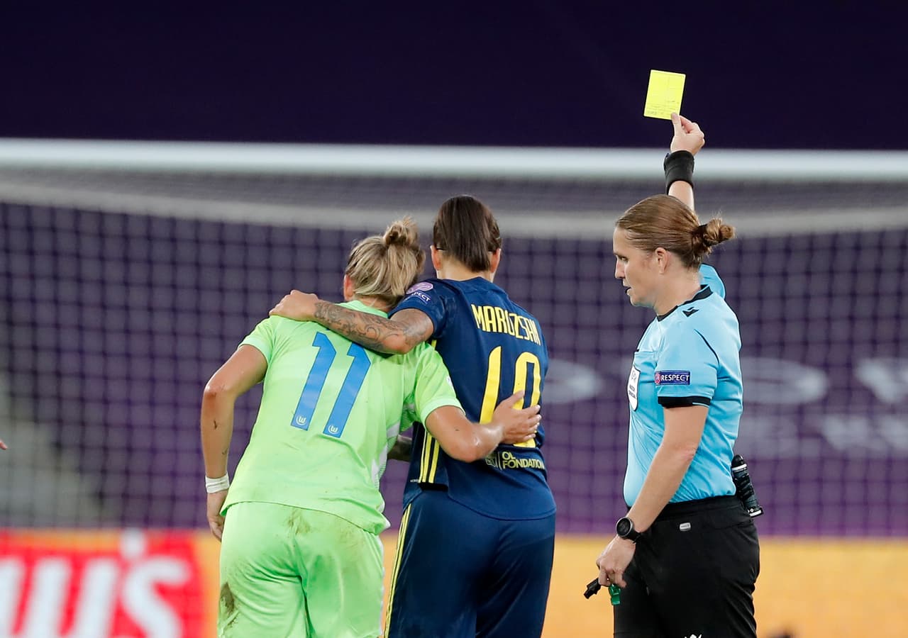 Con goles de Le Sommer, Kumagai y Gunnarsdottir por parte del Lyon, el equipo francés levanta su quinta copa consecutiva y séptima en su historia. Wolfsburg simplemente no pudo y sólo anotó una diana.