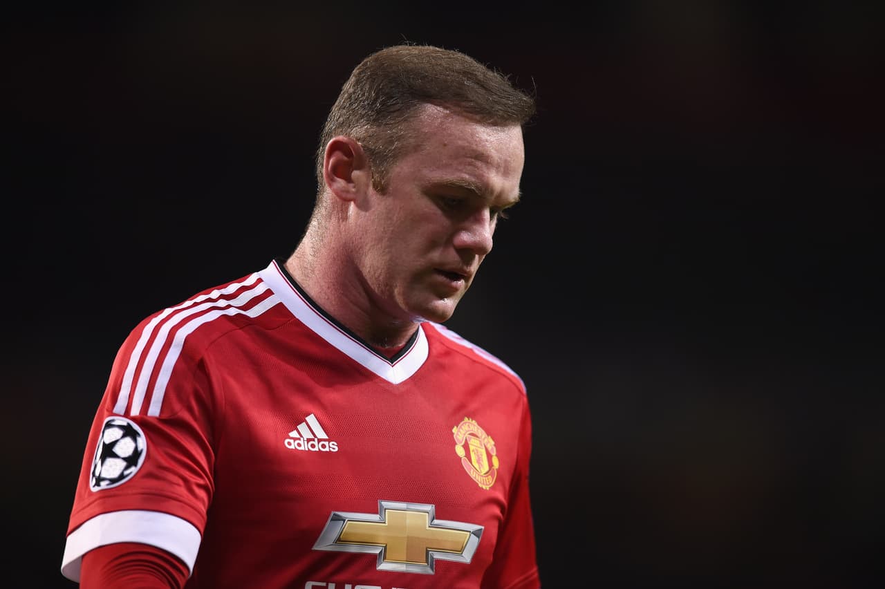 La cara de Wayne Rooney expresa el mal momento que está viviendo el Manchester United.