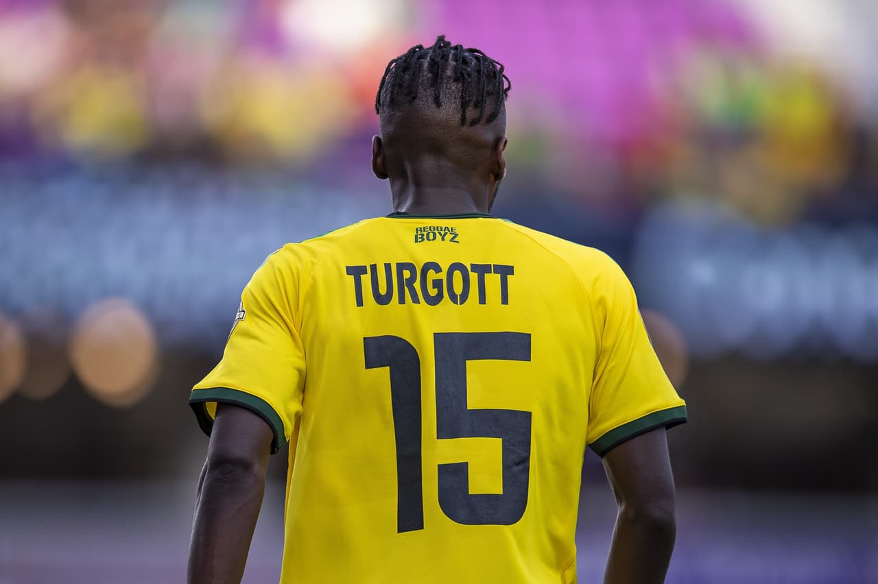 Los Regga Boyz no tuvieron problemas para vencer a su rival con goles de Shamar Nicholson y Bobby Reid.