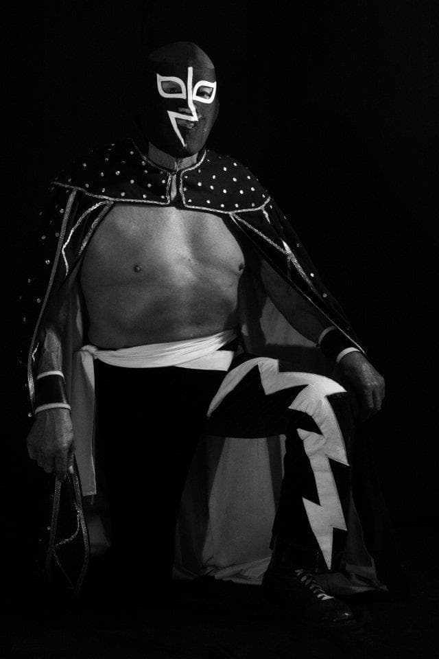 Sombra Vengadora fue el luchador más longevo en la historia de la Lucha Libre mexicana, pues se retiró a los 80 años.