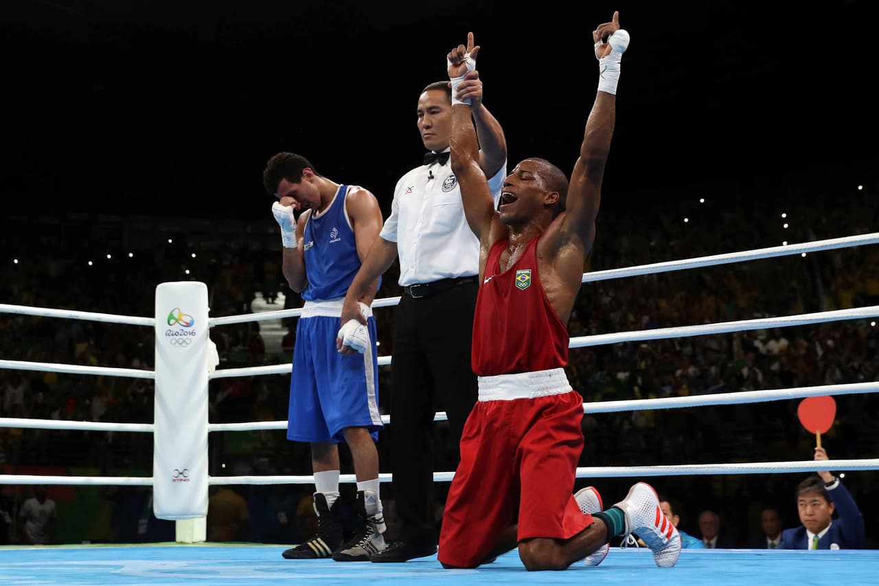 El brasileño Robson Conceicao le dio a su país el primer oro en box dentro de unos Juegos Olímpicos, luego de adjudicarse dicha presea en la categoría de los 60 kilogramo en Río 2016.