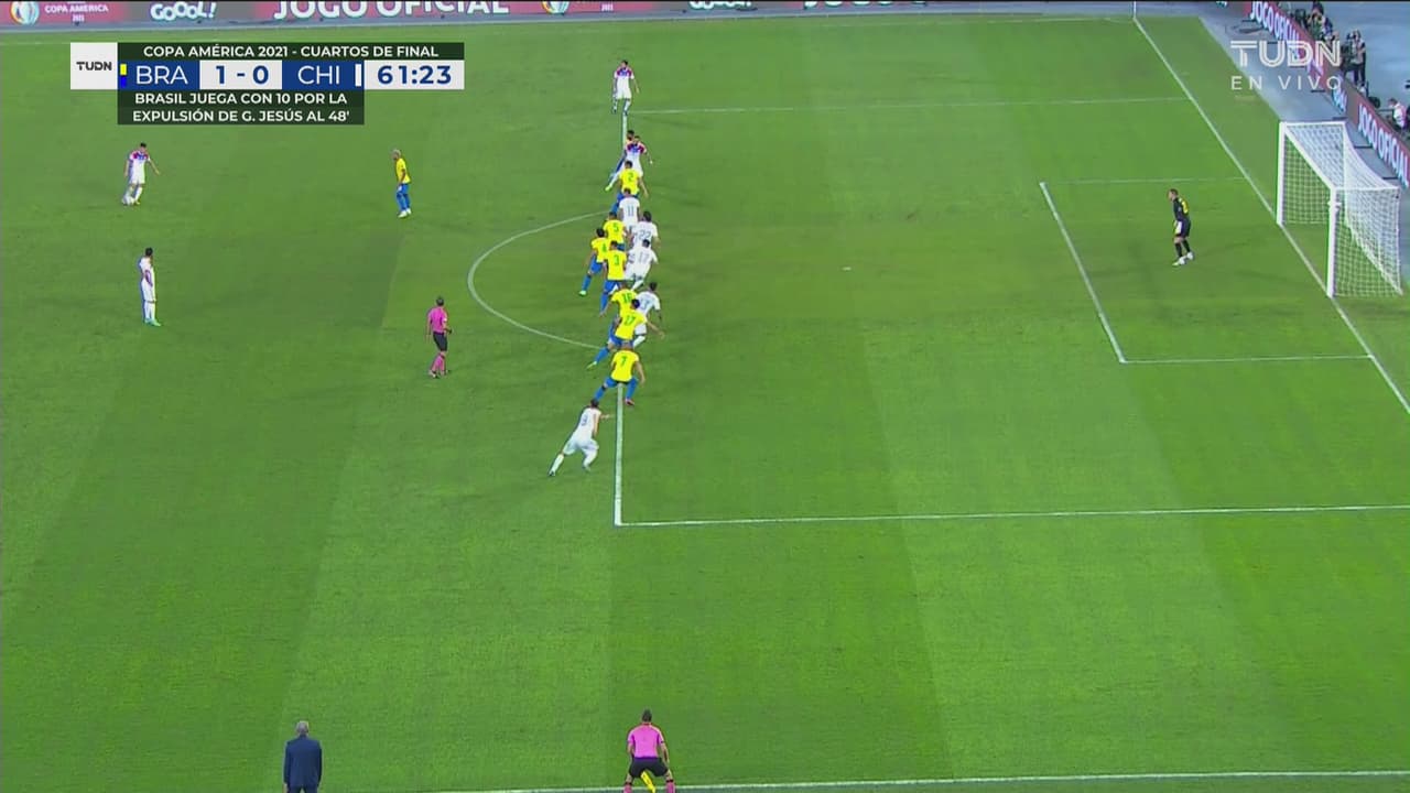 ¡Brasil se lleva un susto! Eduardo Vargas marca y anulan el gol