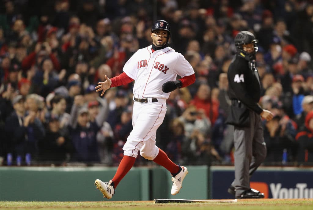 El parador en corto curazoleño timbró la primera anotación de los Red Sox en el partido para poner 1-0 arriba a los inquilinos de Fenway Park en la segunda entrada.