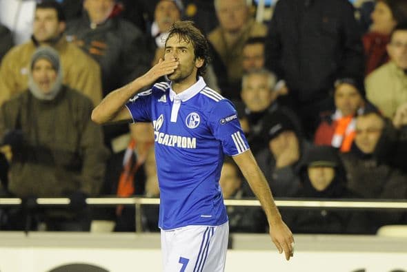 Pese a jugar como visitante, varios de los presentes aplaudieron al atacante español.