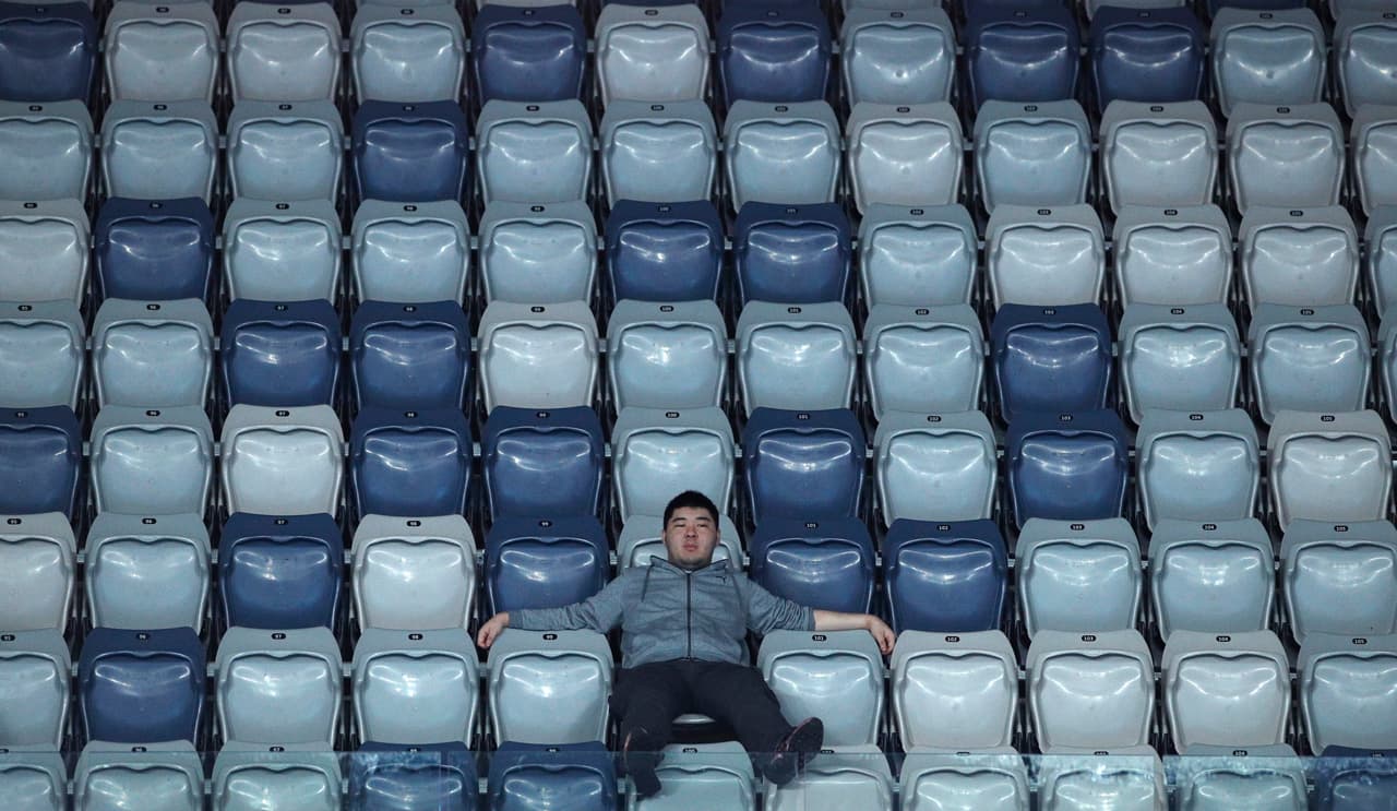 Un espectador muy solitario presenció el partido de la Primera Ronda entre el alemán Philipp Kohlschreiber y el estadounidense Marcos Giron. El alemán se impuso en tres sets con parciales de 7-5, 6-1 y 6-2.