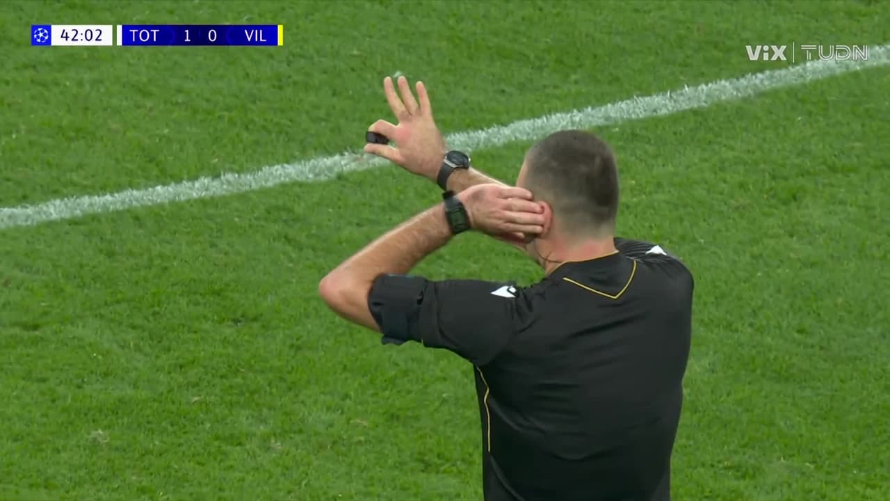 ¿Otra vez? Segundo penal que el árbitro decide no pitarle al Tottenham