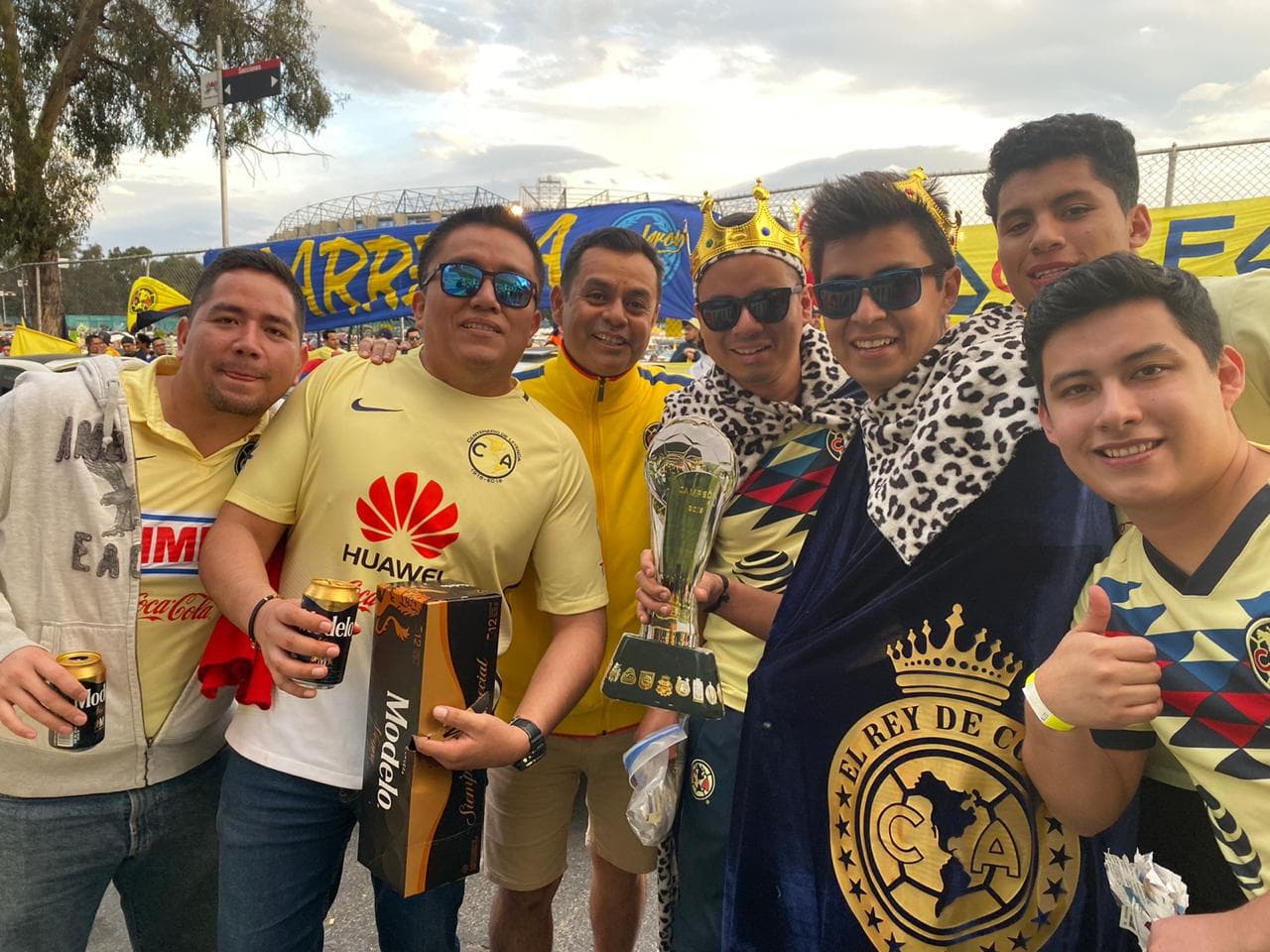 Gran ambiente familiar, en el Estadio Azteca, previo a la final del Apertura '19 entre el América y los Rayados de Monterrey.