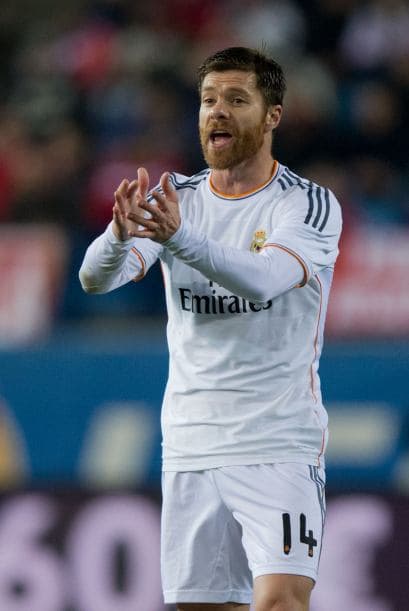 Xabi Alonso (7): Ejerció su papel de líder del centro del campo, construyendo con rapidez cuando el balón pasó por sus pies y vaciándose en labores defensivas para mantener el equilibrio del grupo. Realizó una buena lectura de la final en la zona donde habitualmente el Barcelona genera superioridad y hace sufrir a los madridistas.  