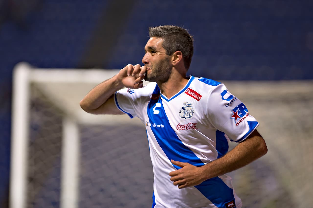 Delanteros, Álvaro Navarro, Puebla.- el jugadaor poblano fue el segundo jugador con 12 puntos en la fecha 5. Álvaro anaotó de cabeza con un pase de Carlos Emilio Orrantia al 23, su valor en el UD Fantasy es de $6 millones.