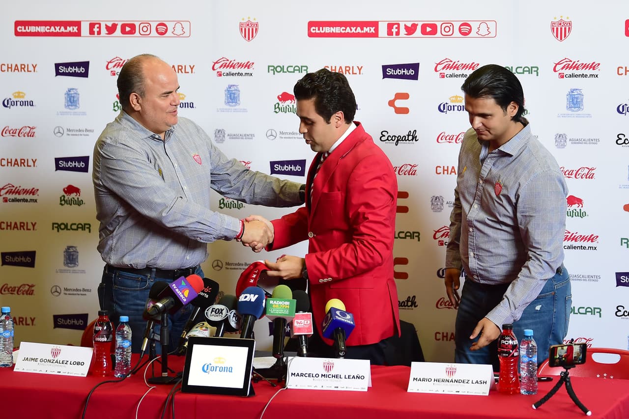 El reto de Leaño no es menor en un club que sobresalió en el fútbol mexicano y que en los años 90 obtuvo tres títulos a nivel local, el último en 1998, y la Liga de Campeones de Concacaf en 1999.