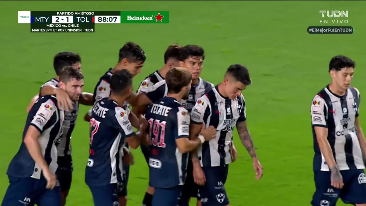 ¡Rayados le da la vuelta al marcador! Rossi solo la manda al fondo de las redes