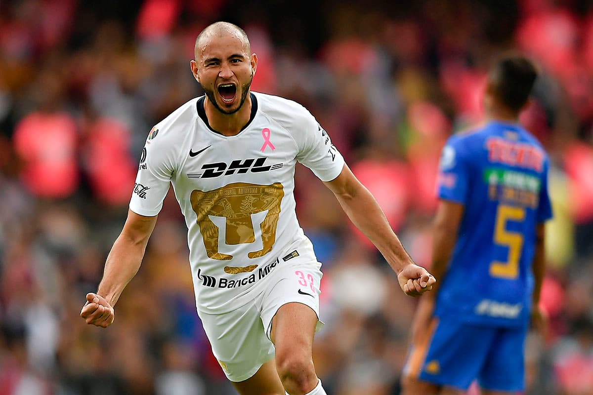 El doblete del paraguayo Carlos González mandó las cosas al descanso con 2-2 en el marcador en un juego abierto y emocionante.