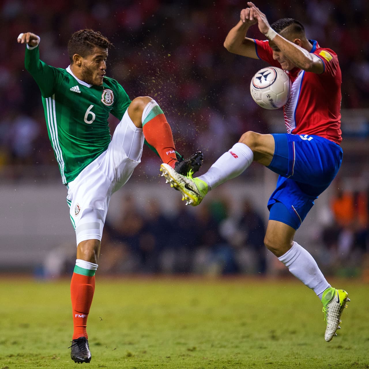 Jonathan dos Santos lució bien, sacrificándose defensivamente e intentando algunos buenos balones filtrados. 
<b>Sacó un 8.</b>