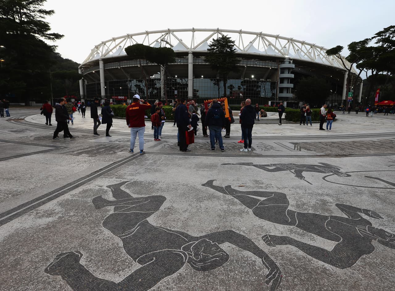 En el estadio de Roma la alegría de los locales se mantuvo an encendida como siempre por su equipo.
