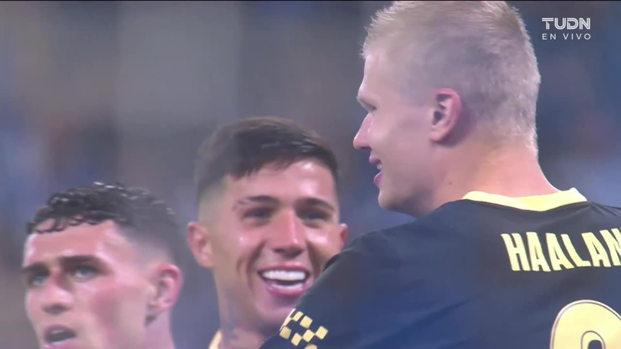 ¡Gol del City! Haaland remata de cabeza y abre el marcador