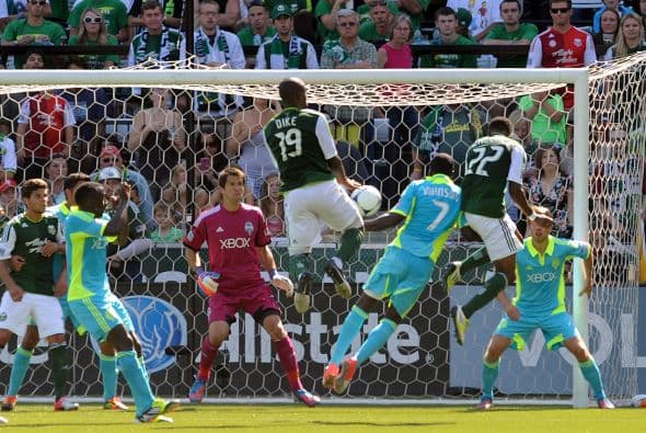 Rodney Wallace fima el empate para los Timbers ante Seattle. El colombiano Fredy Montero, goleador histórico de Seattle, anotó el gol para los Sounders.