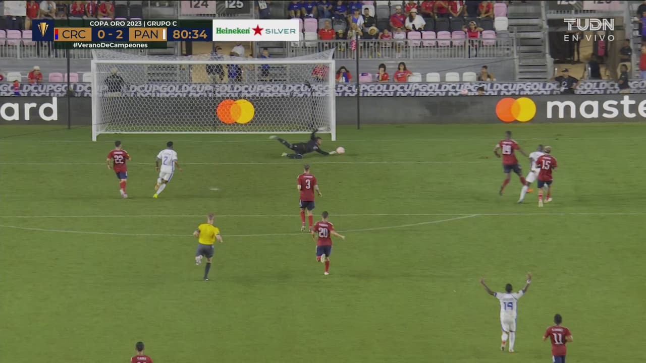 Atajadón de Chamorro, el arquero tico le roba el gol a Waterman