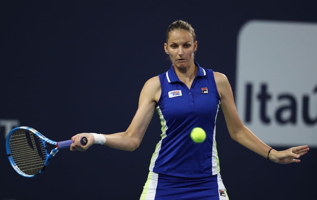 Sin embargo el duelo de checas se lo adjudicó Karolina Pliskova al superar a Vondrousova por 6-3 y 6-4 y con ello se medirá a la rumana Simona Halep en las Semifinales del Miami Open.
