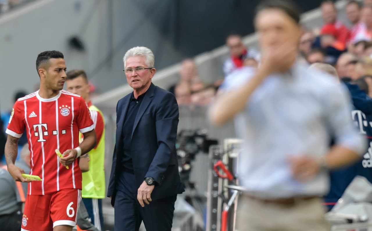 Para la segunda mitad, Heynckes realizó sus tres cambios y le dio ingreso a jugadores de mayor peso: Thiago Alcántara, Rafinha y Niklas Sule.