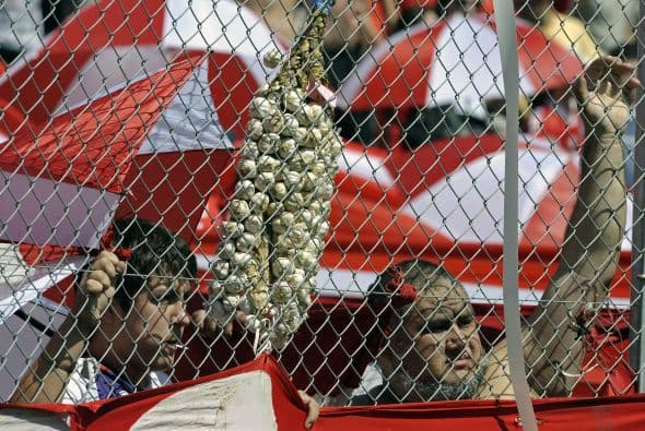 Otros llevan a la cancha mucho ajo porque creen que espanta a los malos espíritus.
