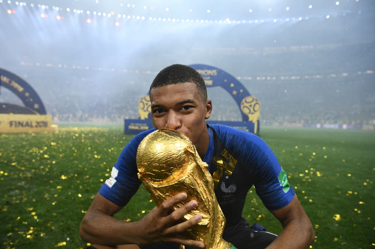 1. Kylian Mbappé (Paris Saint-Germain -19 años - Delantero) - 225,5 millones de dólares.