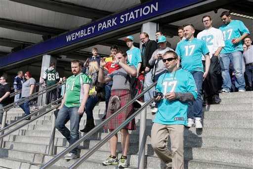 Londres recibió el primero de tres partidos NFL que tendrán, en donde los Jets dominaron a los Dolphins 27-14. Checa las imágenes del duelo.