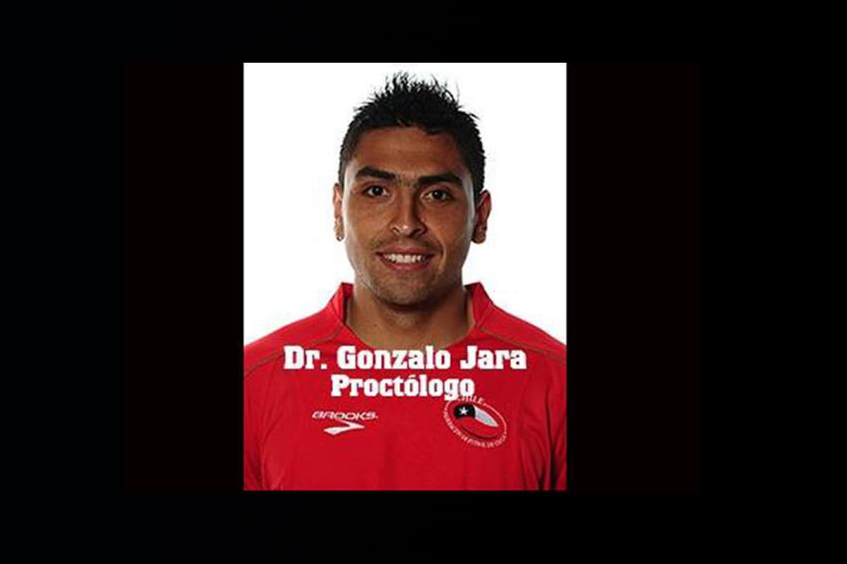 Mira los mejores memes del 'dedazo' de Gonzalo Jara a Edinson Cavani en el partido Chile-Uruguay en cuartos de final de la Copa América 2015 (Twitter).