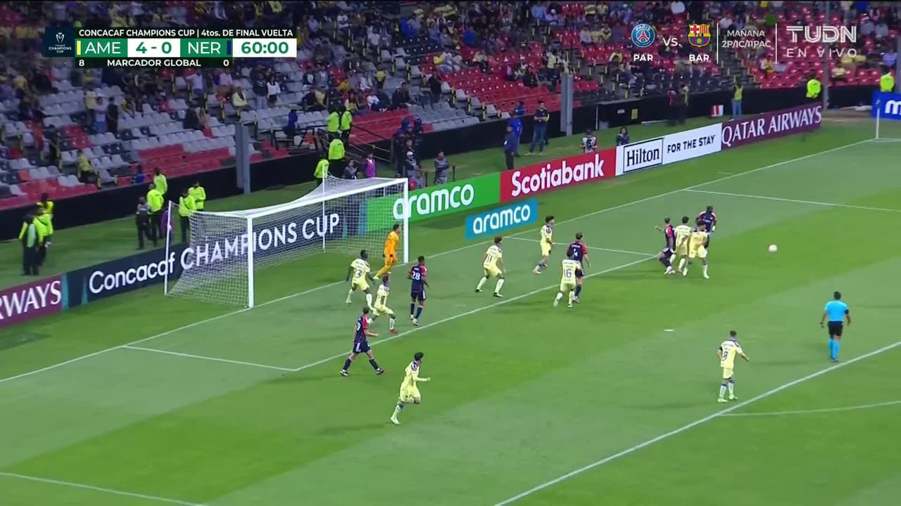 ¡TIRO ATAJADO! disparo por Esmir Bajraktarevic.