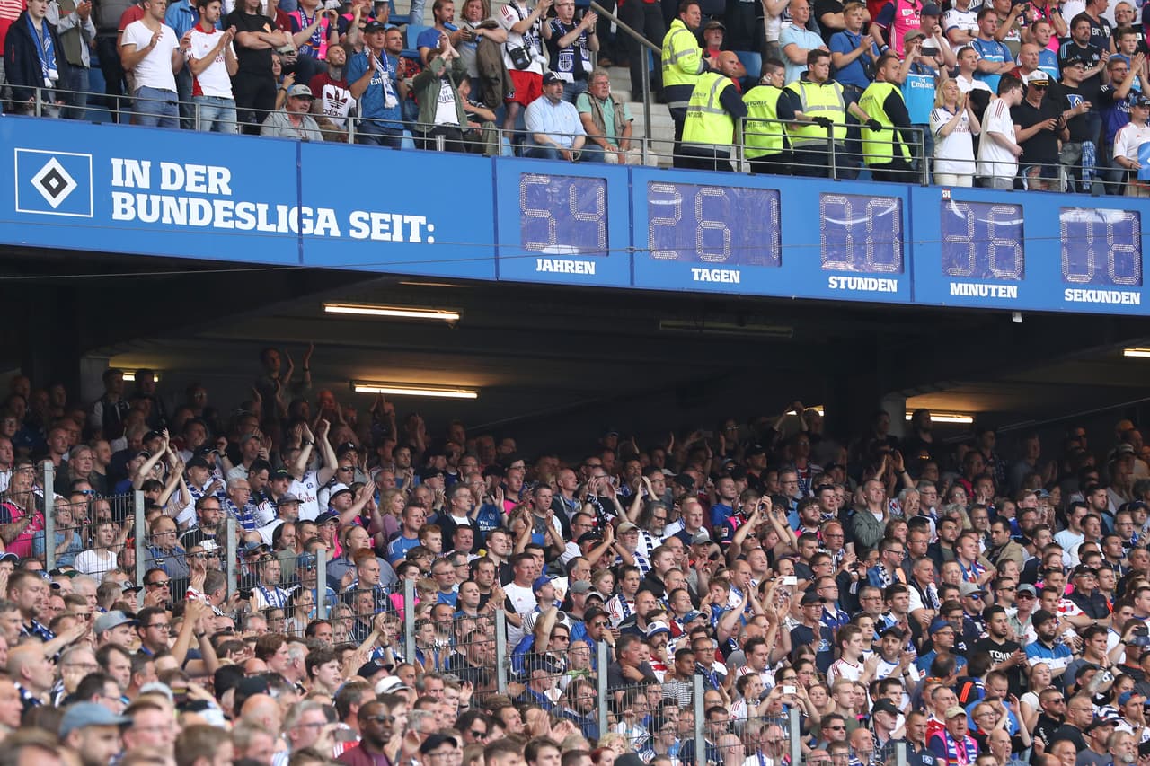 El reloj del Volksparkstadion se detuvo después de más de 54 años.