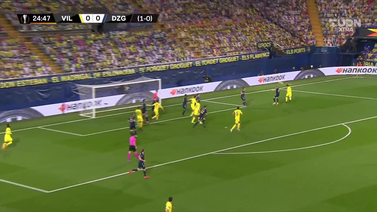 ¡CERCA! ["Samuel"] ["Chukwueze"] disparó que se estrella en el poste.