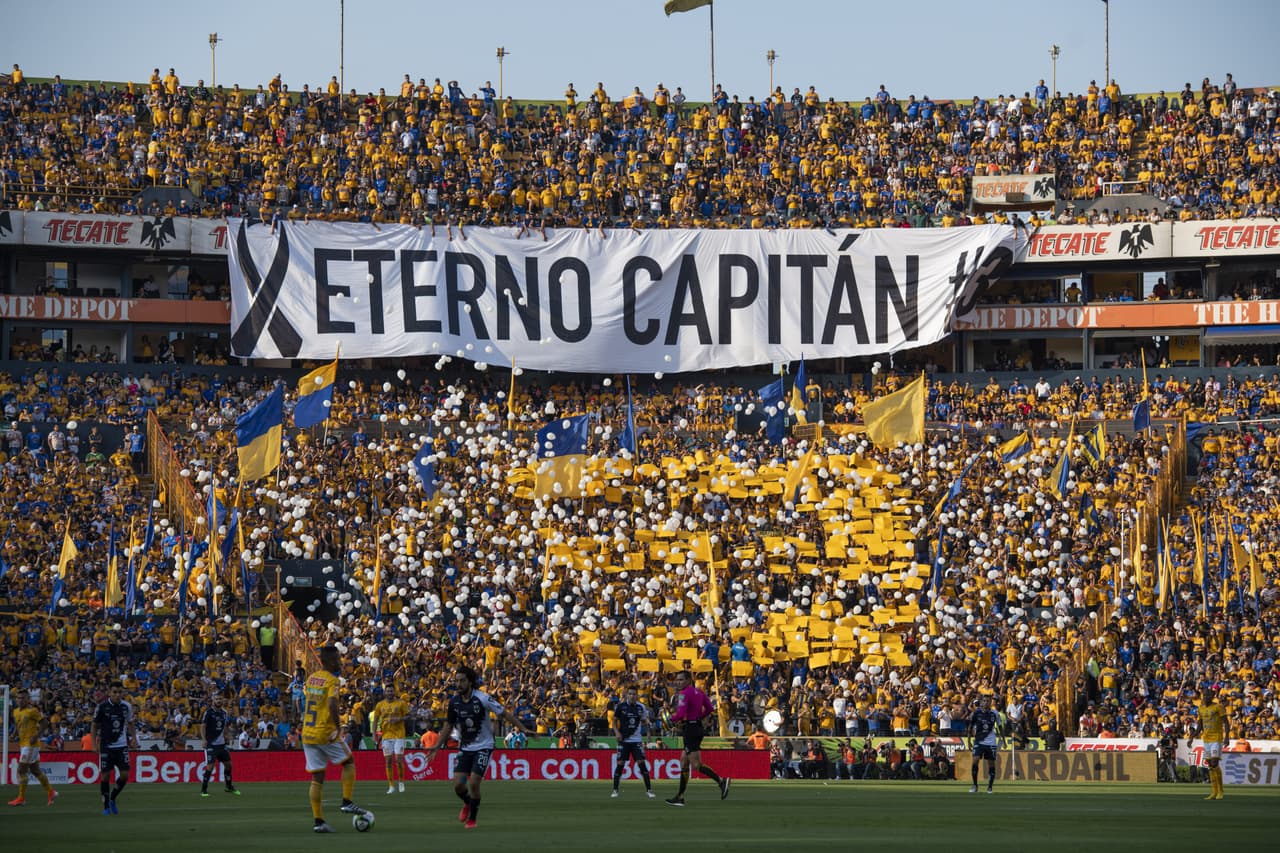 Esta fue otra de las mantas que aparecieron en escena con dedicatoria para Batocletti.