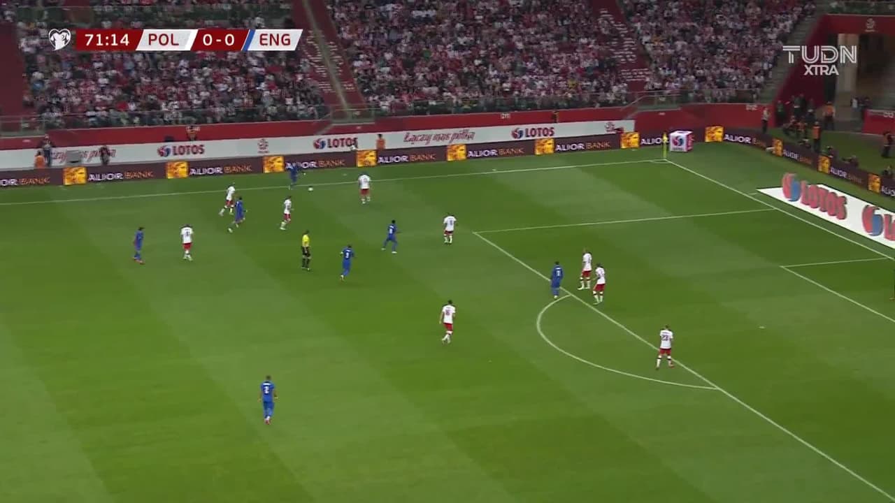 ¡GOL!  anota para Inglaterra. Harry Kane