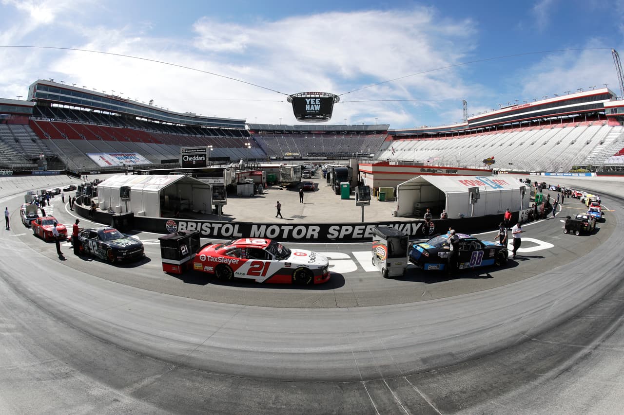 Bristol Motorspeedway se alista a recibir a cerca de 30 mil fanáticos para la carrera NASCAR All Star del miércoles.
