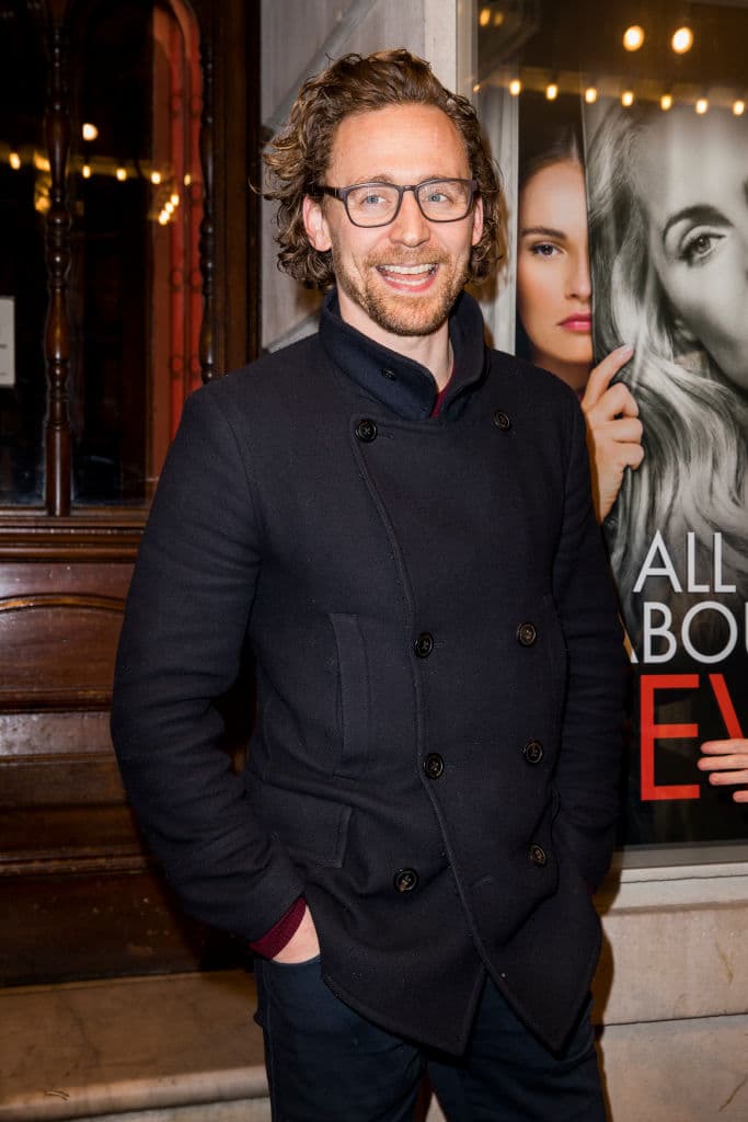 Loki es llevado ante la misteriosa organización llamada Autoridad de Variación Temporal después de robar el Cubo Cósmico durante los eventos de Avengers: Endgame y se le da a elegir enfrentarse a la eliminación de la realidad o ayudar contra una amenaza mayor, por lo cual Loki termina viajando a través del tiempo, alterando la historia humana.
<br>