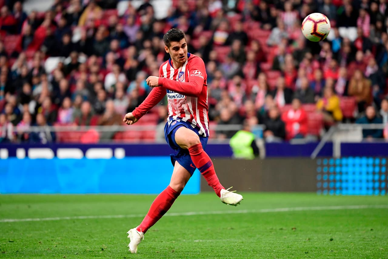 Más adelate, antes de finalizar el primer tiempo, el que tuvo el gol fue Morata con una definición por encima del arco ante la salida de Gorka Iraizoz.