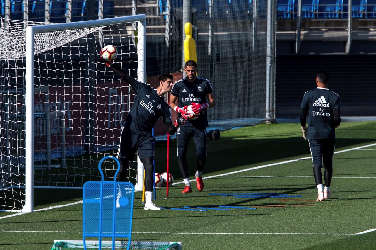 Mientras que los porteros, entre los que se encuentra el también galadornado Thibaut Courtois, estuvieron a un lado trabajando diferenciado. El partido será este miércoles a las 3:00 p.m.