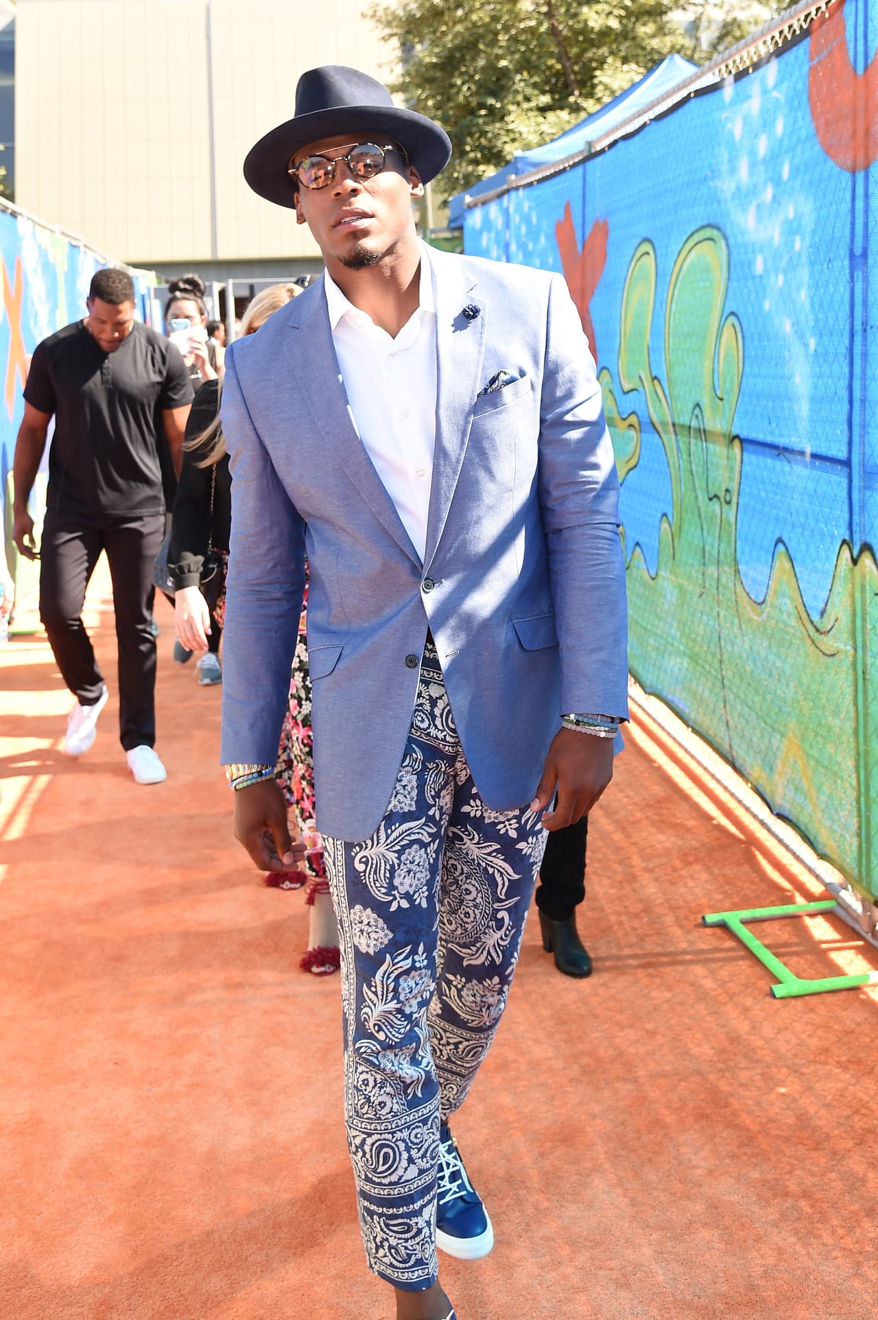 Para no variar, en 2016 acudió al Nickelodeon Kids' Choice Sports Awards 2016 en la UCLA y mostró este aspecto relajado.