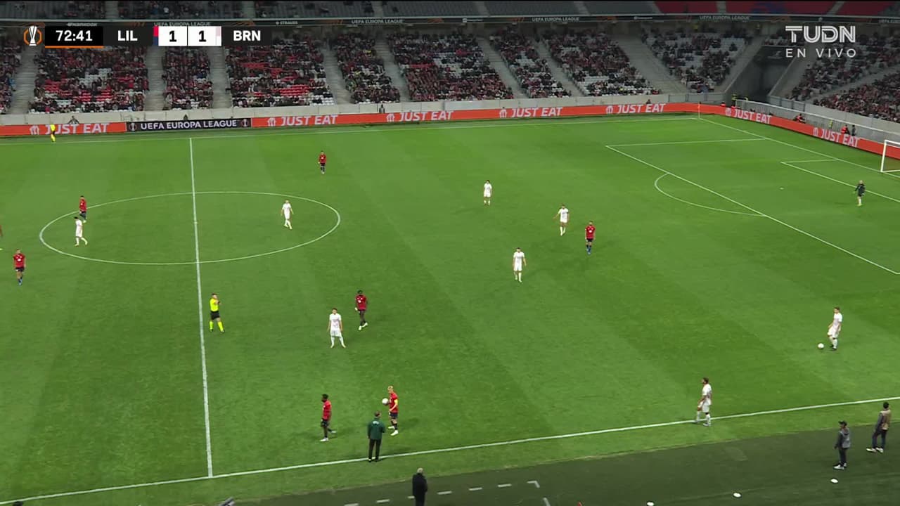 ¡CERCA! Matias Fernandez-Pardo disparó que se estrella en el poste.