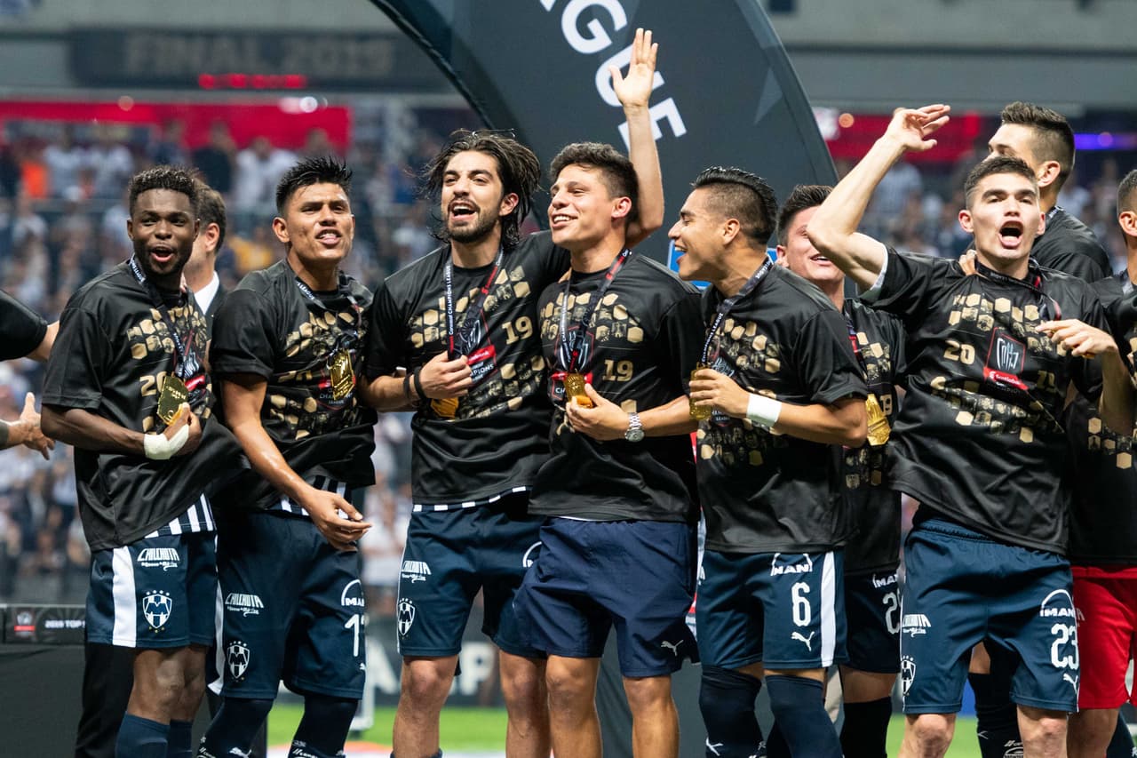 Así se vivieron los festejos de los Rayados del Monterrey tras imponerse en la Final de la Liga Campeones a los Tigres de la UANL en el Estadio BBVA.