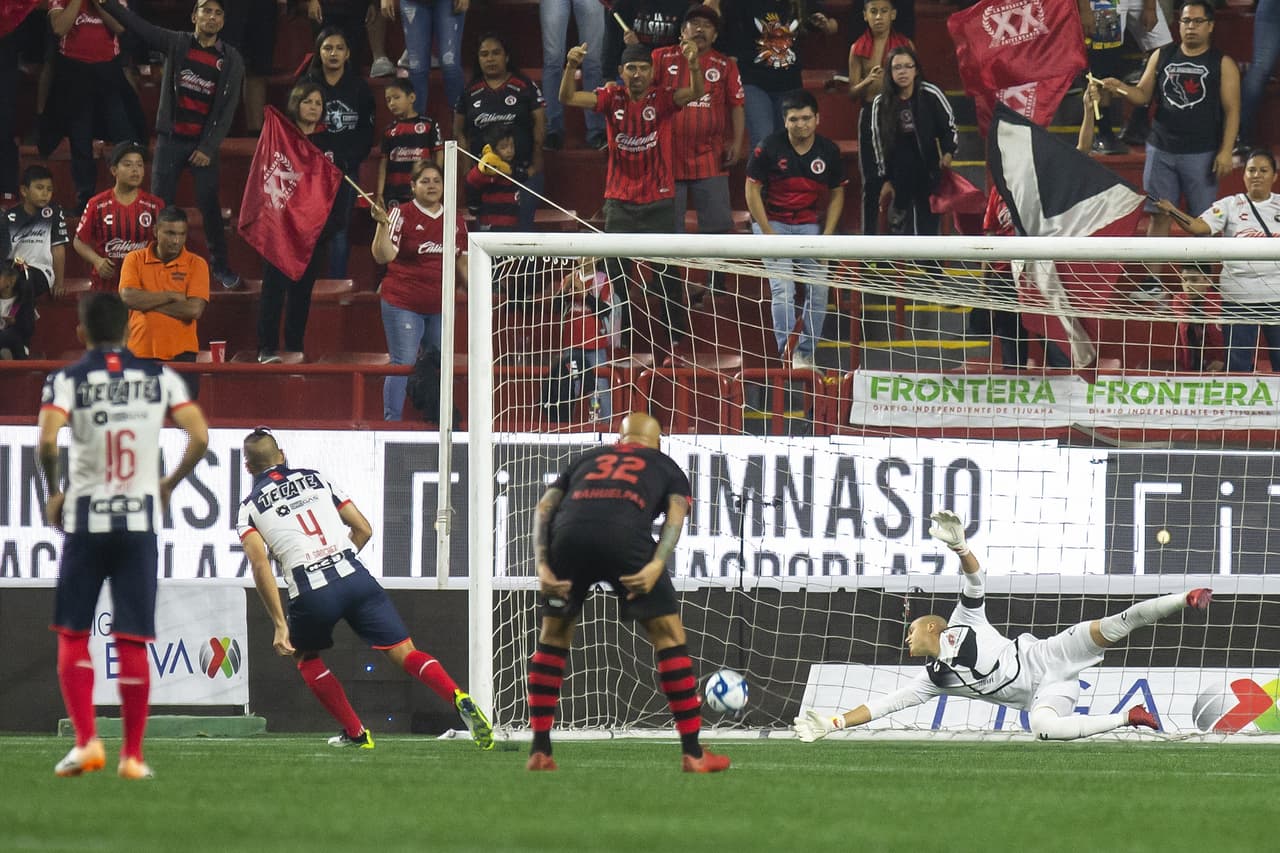 Con doblete de Funes Mori, gol desde los once pasos de Nico Sánchez y gol de Pizarro, Monterrey golea de visita a los Xolos.