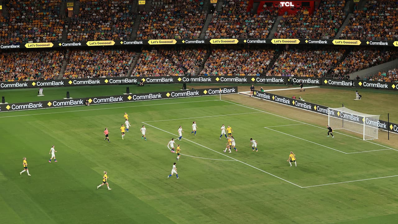 No solo la tarjeta azul: contemplan aprobación de nuevas reglas en futbol