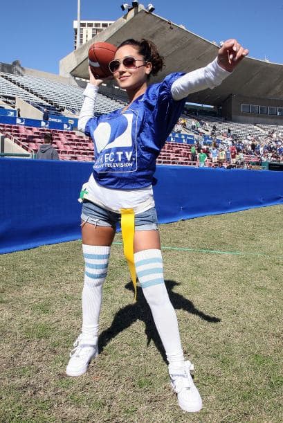 Te presentamos un vistazo de una de las más hermosas participantes del Tazón Latino V, la cantante y actriz Adrienne Bailon.