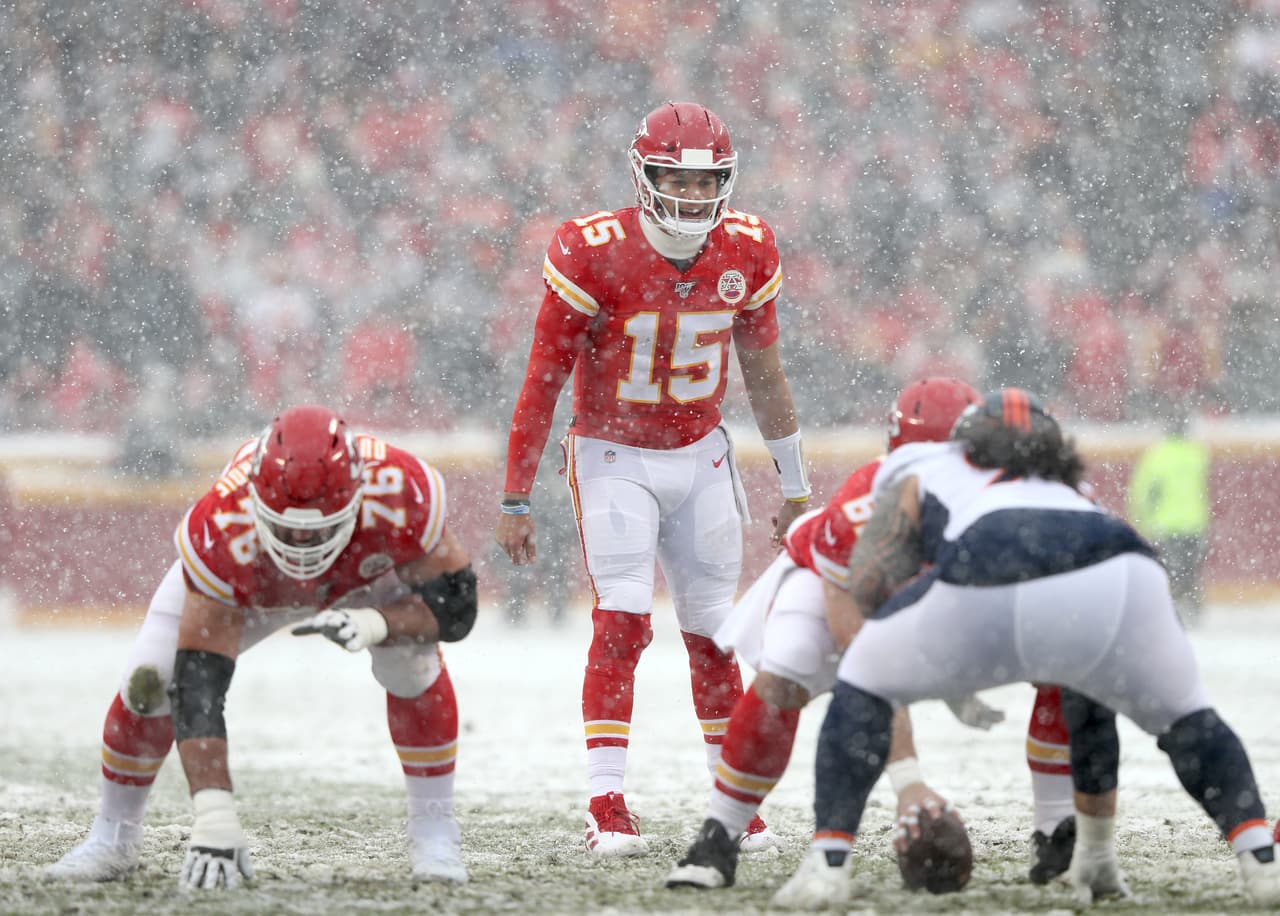 En la tercera posición aparecen los Kansas City Chiefs. Con Mahomes recuperado, se perfilan a llegar en excelente forma a los playoffs. Su récord es de 10-4.