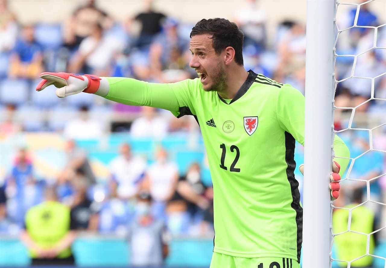 Italia derrota por la mínima a la selección de Gales en la última jornada del Grupo A en la Euro 2020. El único tanto del encuentro fue por parte de Matteo Pessina al minuto 39, lo que hace que la escuadra 'Azzurra' sea el primero de grupo y cumplan 1,000 minutos sin haber perdido un encuentro.