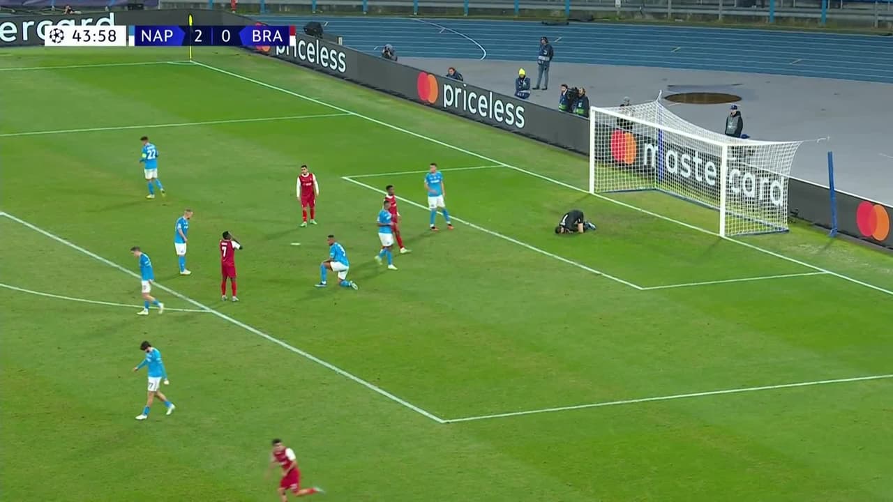 ¡TIRO ATAJADO! disparo por Bruma.