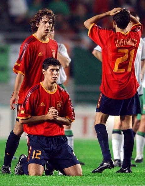 Con la selección de España Carles Puyol debutó en el 2000, aunque en 1995 ya había jugado en la sub-17 y tenía además varias apariciones con la Sub-21 y la Sub-23 en el mismo 2000, cuando conquistó la medalla de plata de los Juegos olímpicos.