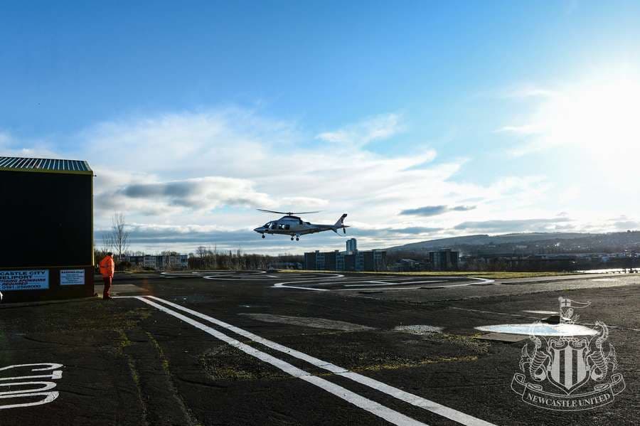 Llegada en helicóptero para Miguel Almirón. (Foto cortesía de Newcastle United)