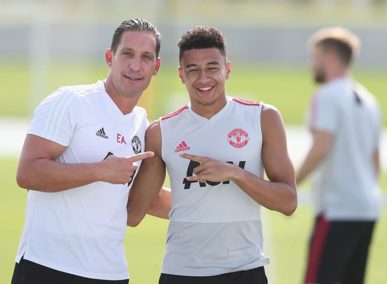 La alegría y buena energía son frecuentes en Manchester United con el técnico Ole Gunnar Solskjaer, tras la salida del portugués José Mourinho, y así quedó expuesto en su entrenamiento en Dubai.