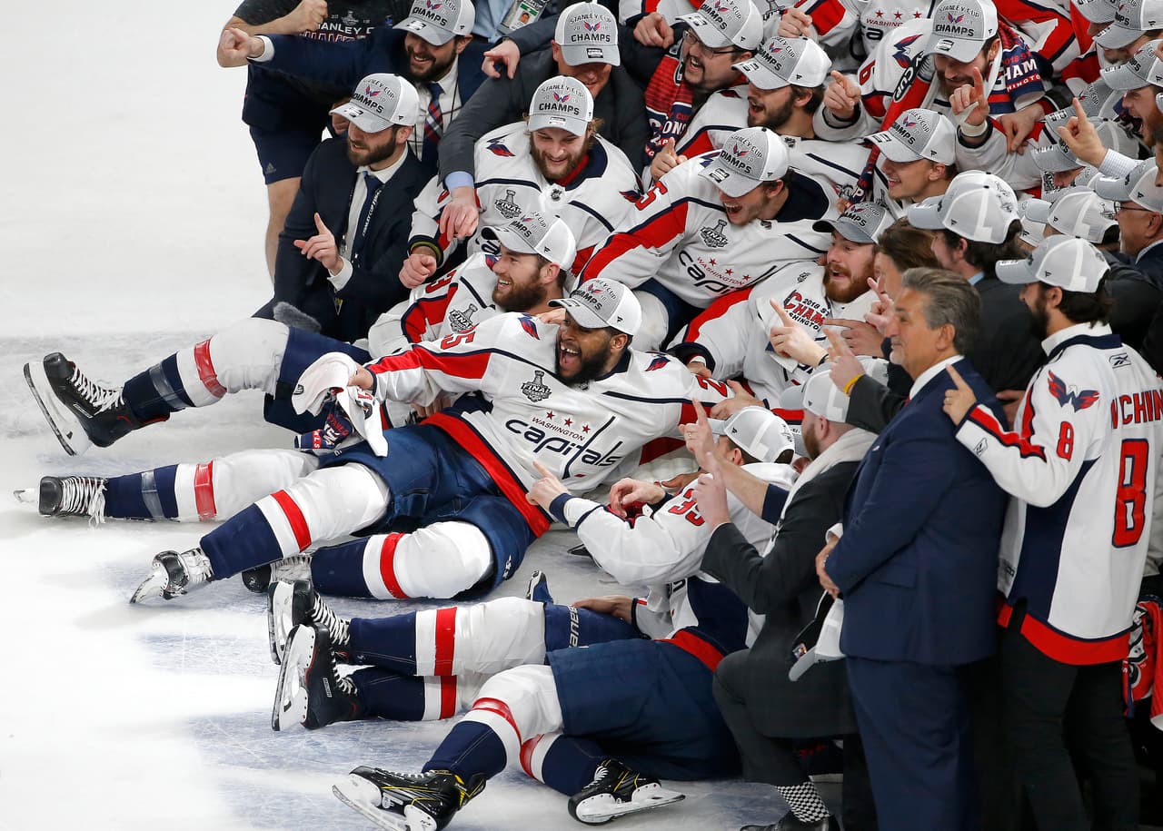 Los Washington Capitals vencieron por 3-4 a los Golden Knights en Las Vegas en el quinto juego de la Stanley Cup de Liga Nacional de Hockey sobre Hielo (NHL), que ganaron 4-1 al mejor de siete.
