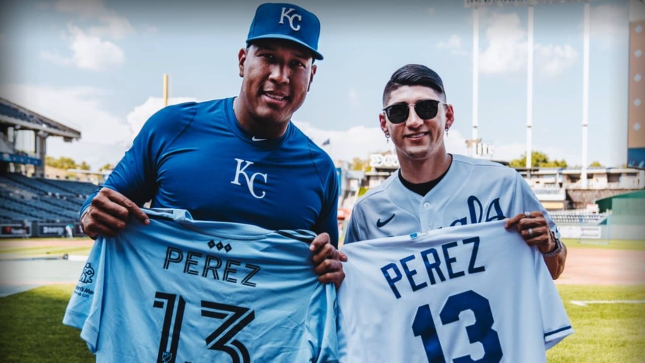 Alan Pulido se junta con la ‘realeza’ de la MLB